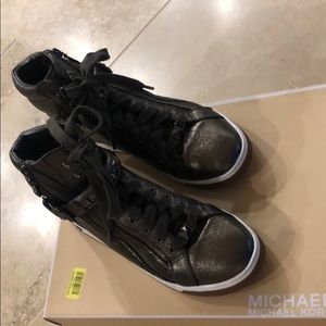 Incredible price Michael Kors studded Hi top NIB🤩
